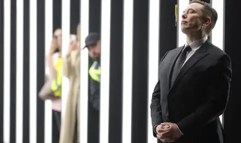 2 a day! Why are Elon Musk's satellites crashing back to Earth  - 1