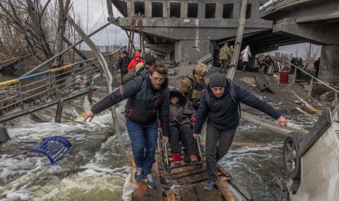 В Мариупол е драматично. Зеленски остава в Киев. - 1