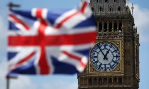 Седем от десет британци смятат, че премиерът Стармър се справя зле с миграцията - 1