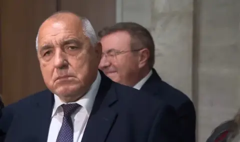 Borissov: No matter how much they struggle, PP-DB, I will get them into the eurozone. Let me see them tonight embraced with ‘Vazrazhdane’”  - 1