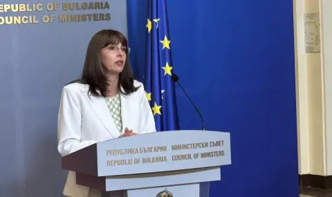 Министър Ефремова: Ще предложа МРЗ да бъде с максималния размер 672,80 евро - 1