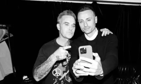 Роби Уилямс си качи снимка с Димитър Бербатов - 1