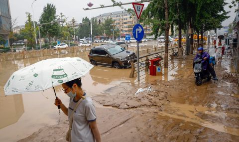 Природен катаклизъм: Най-малко 20 загинали заради тайфуна в Пекин - 1