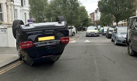 Полицията в Лондон разследва загадъчен Mercedes-Benz - 1
