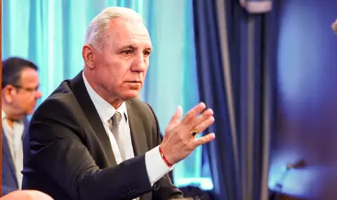 Христо Стоичков честити новата 2026-а година - 1