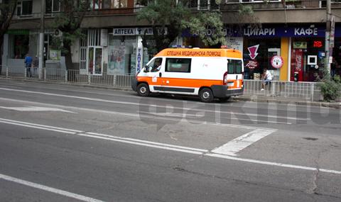 Жена падна от балкон в София, парапетът се срути - 1
