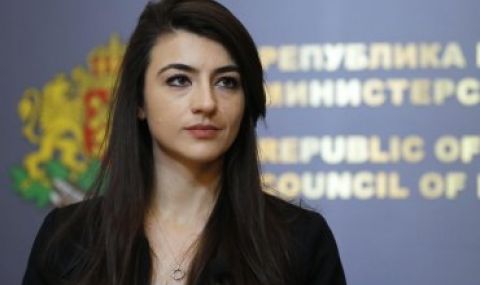 Лена Бориславова:  Нямам опита, за да въртя цяла държава на пръста си - 1