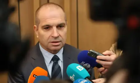 Караджов: Ще работим цяла нощ за разчистване на терена и овладяване на ситуацията в Пясъчево - 1