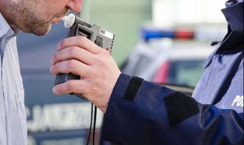 Пиян софиянец с изцепка на пътя в Слънчев бряг - 1