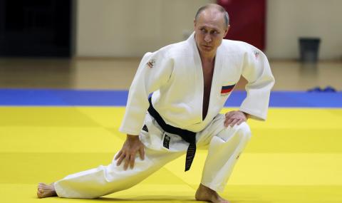 Путин разкри кой е застанал срещу родителите му - 1