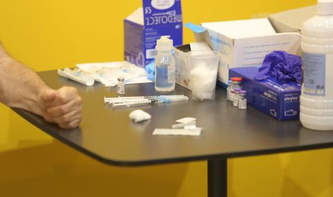 Повишен интерес за четвърта доза срещу COVID-19 в Бургас - 1