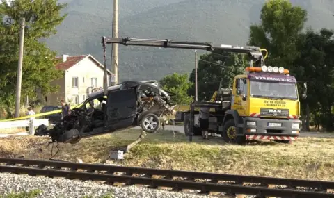 Влак блъсна кола на жп прелез във Враца
