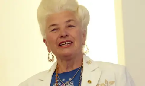 Янка Рупкина е приета по спешност в болница, в тежко състояние е - 1