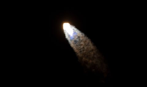 Капсулата на SpaceX се скачи с МКС - 1