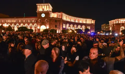 Защо руснаците трескаво търсят жилища в Армения