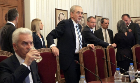 Лютви Местан: Президентът свали доверие от кабинета още на втората седмица (обновена) - 1