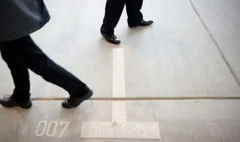 Ми-5 вижда "ежедневна заплаха" за националната сигурност в китайските агенти - 1