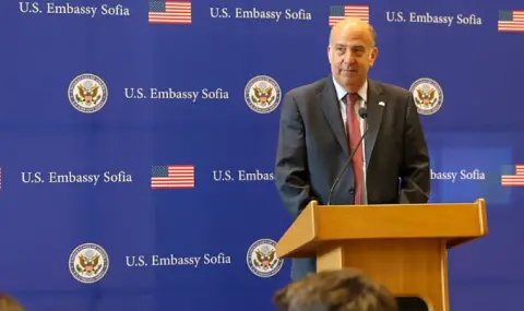  Посланикът на САЩ в България: Не се намесваме във вътрешната политика - 1