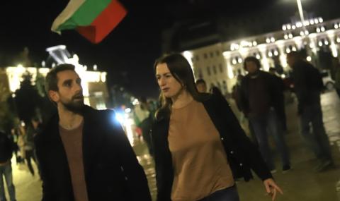 Евродепутати застават зад протестите в България - 1
