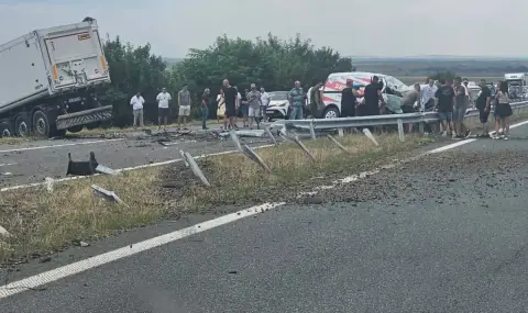 След катастрофата с тир на АМ „Тракия“: Мантинелата е била за коли до 1,5 тона, две са версиите за инцидента - 1