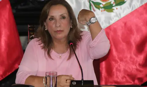 Корупция в президентството: прокуратурата в Перу иззе три луксозни часовника и гривна - 1