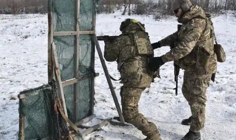 Руска атака с дронове и ракети остави хиляди без ток в Кривой Рог - 1