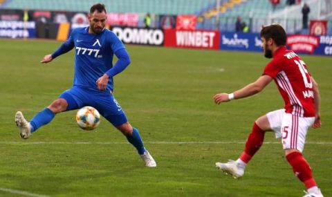 Симеон Славчев продължава да се дърпа и да не прекратява договора си с Левски - 1