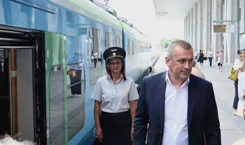 Министър Пеев ще представи първия електрически влак „Алстом“ за България - 1