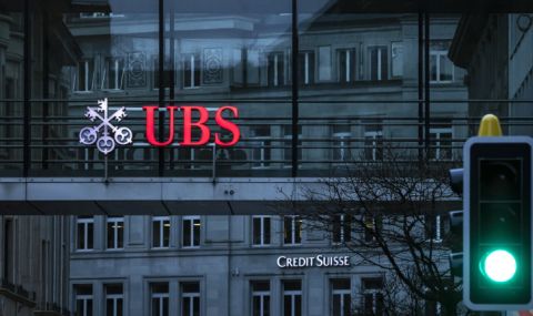 UBS иска да продаде част от Credit Suisse - 1