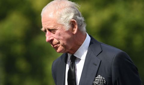 Чарлз Трети бе обявен официално за крал на Обединеното кралство  - 1