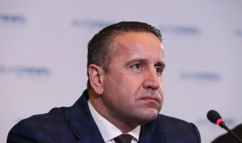 Георги Харизанов: Трябват нови избори, черният лебед плува наоколо и скоро ще се появи - 1