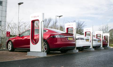 Tesla удвоява зарядните станции - 1