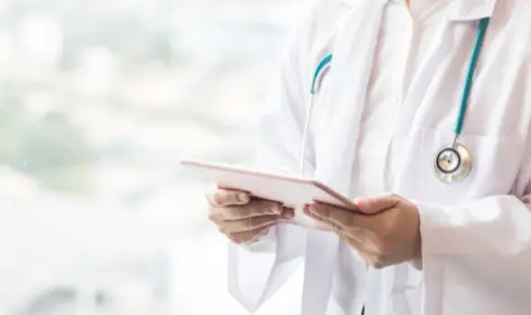 The draft budget of the National Health Insurance Fund envisages that young doctors will receive over 1800 euros  - 1