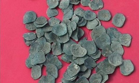 Откриха монетно съкровище във Велики Преслав - 1