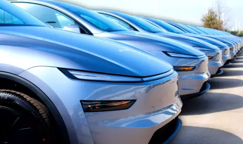 Tesla започна да паркира изостанали автомобили по улиците в Калифорния - 1