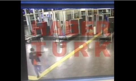 Вижте един от терористите от летището Ататюрк (Видео) - 1