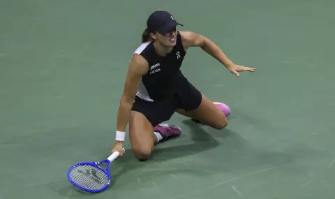 Ига Швьонтек мина трудно през Анна Калинская в САЩ  - 1