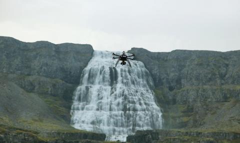 Дрон снима водопад, но на ВИДЕОто се появи нещо невероятно - 1