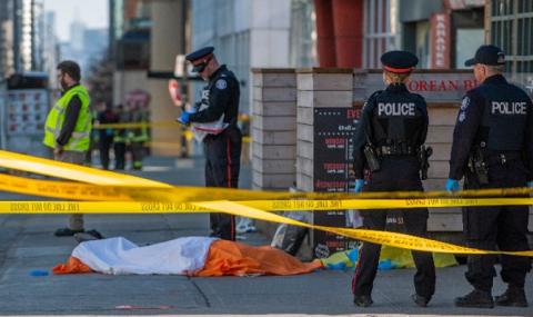 Трима души са убити при стрелба в Торонто - 1