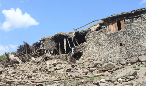 Нови вторични трусове разтърсиха Афганистан - 1