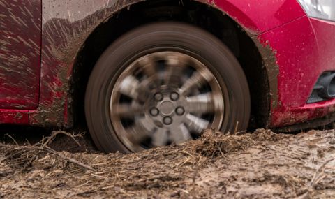 Руски експерти разказват как да измъкнем колата от кал и пясък - 1