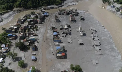 Nearly 500 dead in massive floods on Nepal-China border - 1