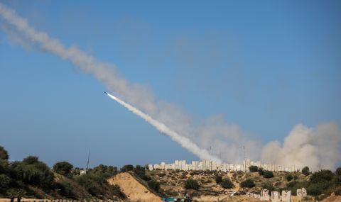 Израел и "Хамас" продължават да се обстрелват - 1
