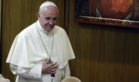 Папа Франциск - новата суперзвезда в Twitter - 1