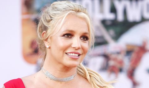 Свобода за Бритни! Отнеха попечителството над певицата от баща ѝ (ВИДЕО) - 1