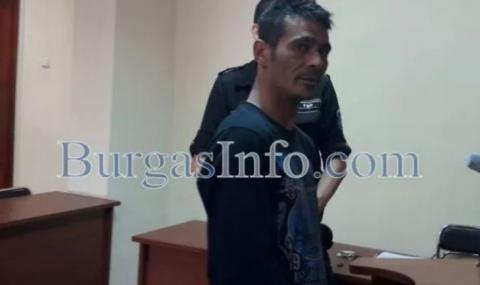 Ето го изрода, който преби и хвърли 8-годишно дете от балкона - 1