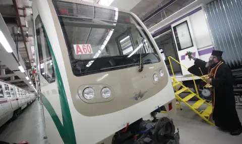 Представят новите мотриси за метрото - 1