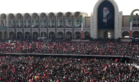 Iran: Khamenei's Mourning as a Show of Strength - 1