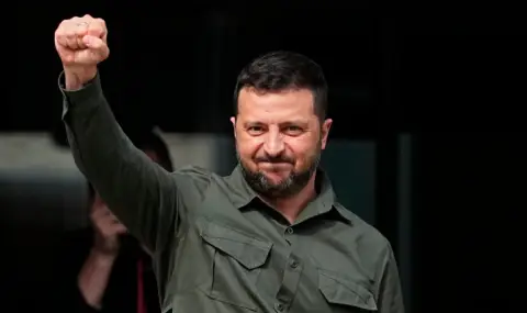 Зеленски приветства свалянето на два руски изтребителя на Бъдни вечер - 1