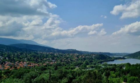 Слънчев петък, превалявания на запад - 1